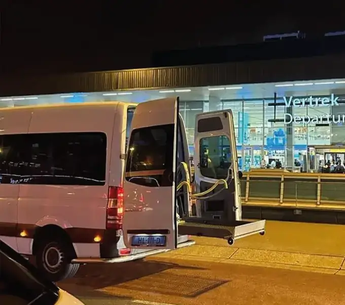 Rolstoeltaxi Schiphol Gouda